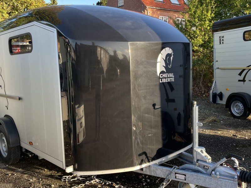 Cheval Liberte ISLANDIC 4 Heste + Stort Sadelrum