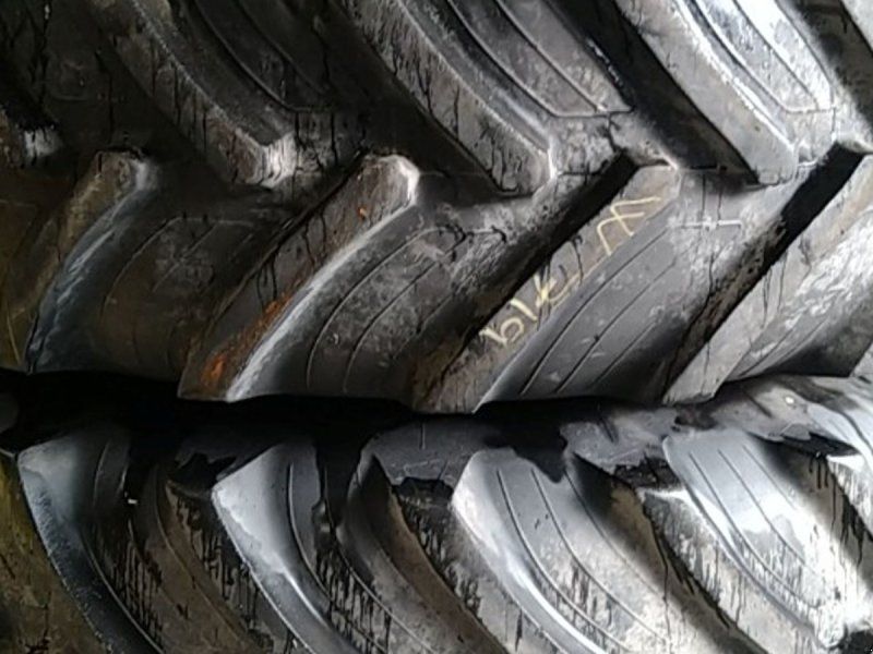 Taurus 650/85R38 23x38 230mm
