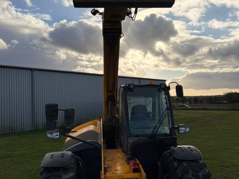JCB 541-70