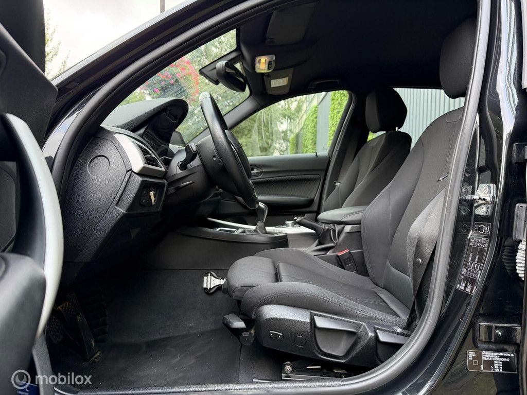 BMW 1-serie 116i Business+ |Cruise|Trekhaak|Xenon/Led|Clima