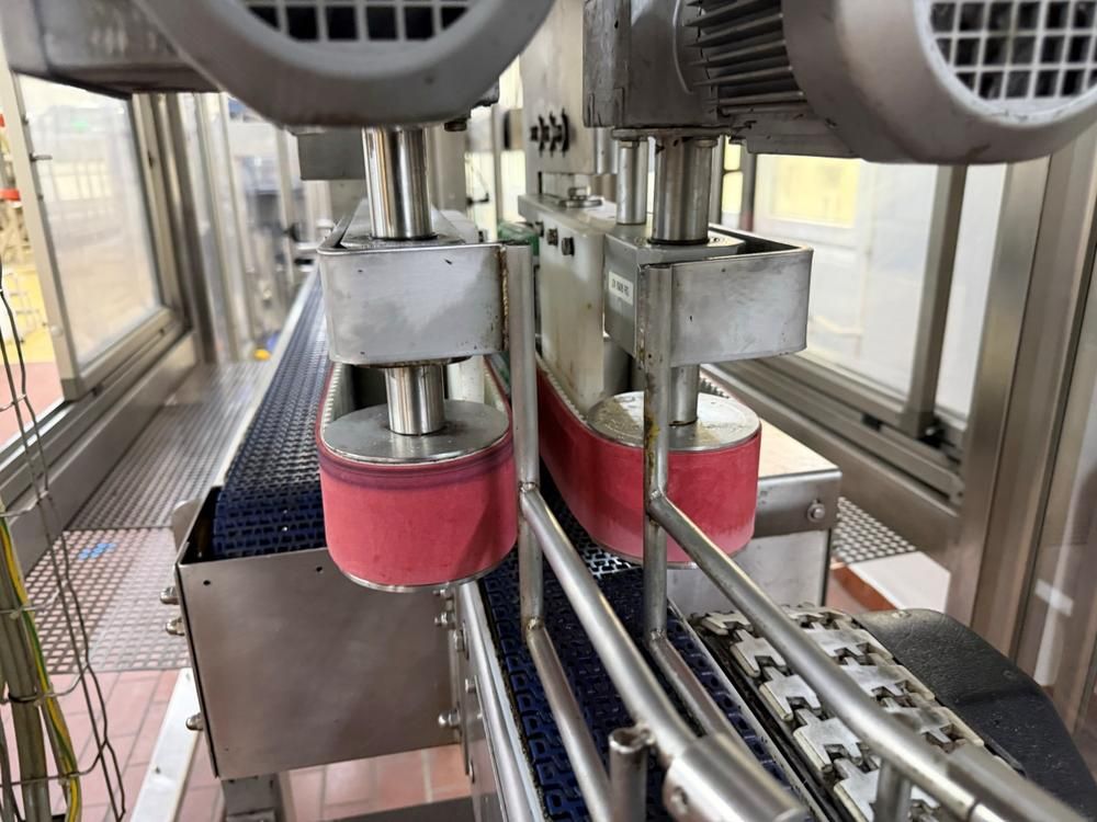 Lane divider machine