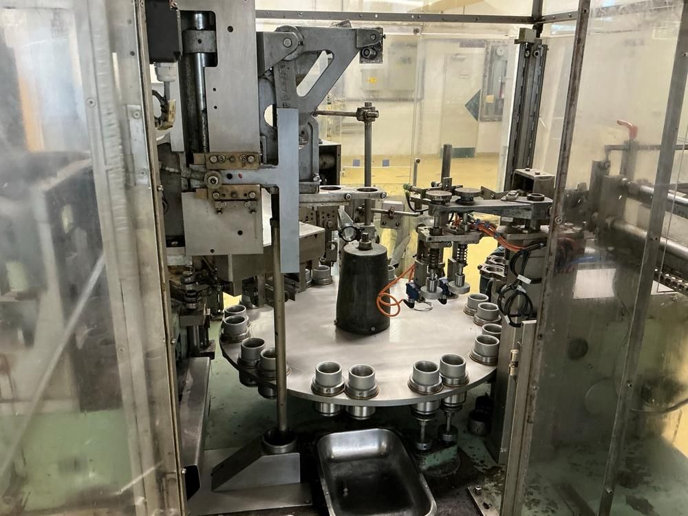 1988 IWK TU 200 / TZ 101 Filling machine