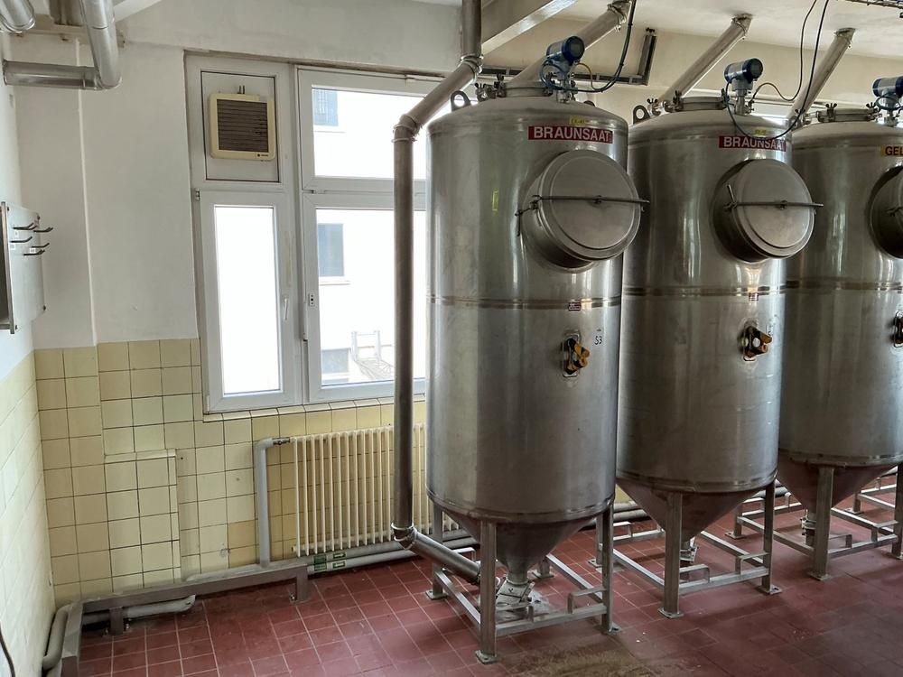 S/S vertical storage tank