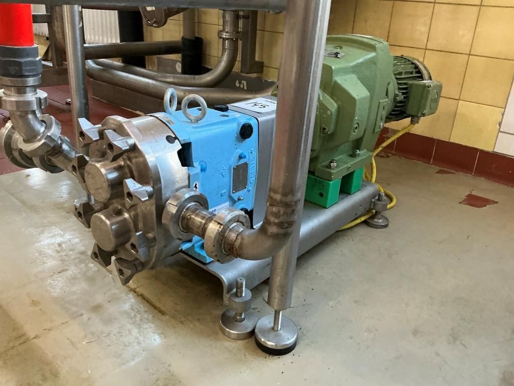 1999 Waukesha 030 Pump