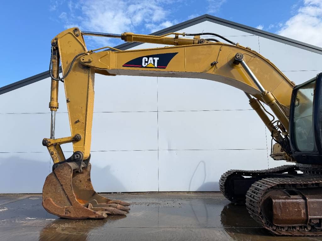 CAT 330C - Good overall condition!