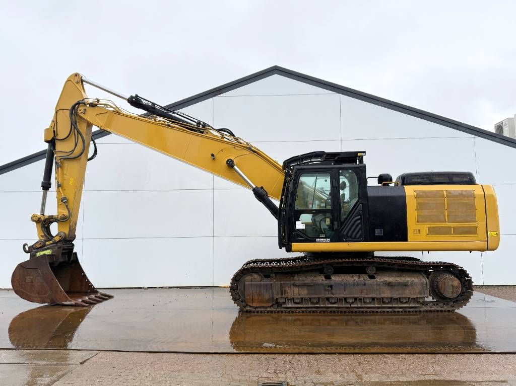 CAT 337FLN - German / OilQuick / Rear + Side Camera