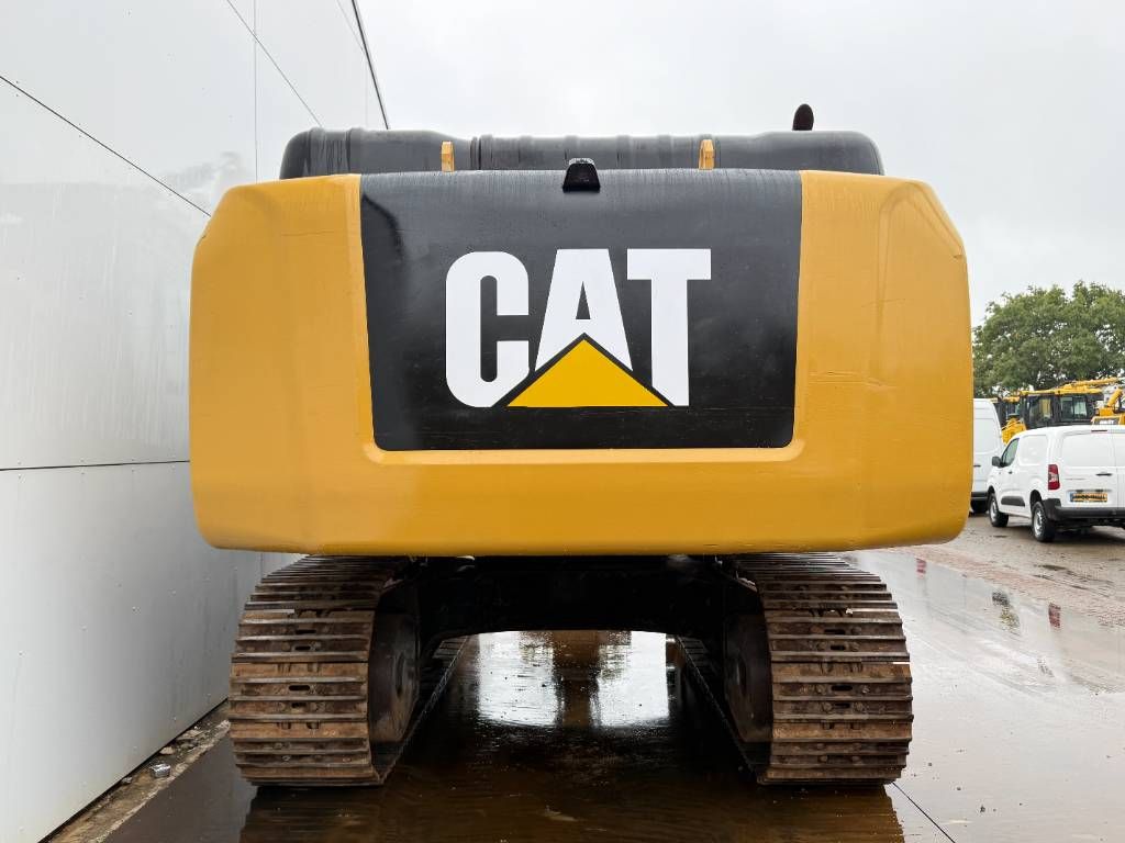 CAT 337FLN - German / OilQuick / Rear + Side Camera