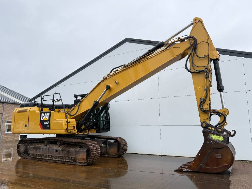 CAT 337FLN - German / OilQuick / Rear + Side Camera