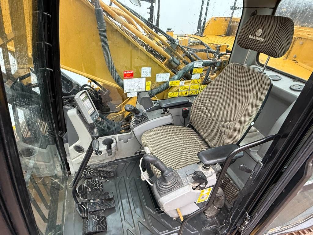 CAT 337FLN - German / OilQuick / Rear + Side Camera