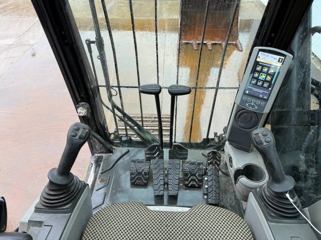 CAT 337FLN - German / OilQuick / Rear + Side Camera
