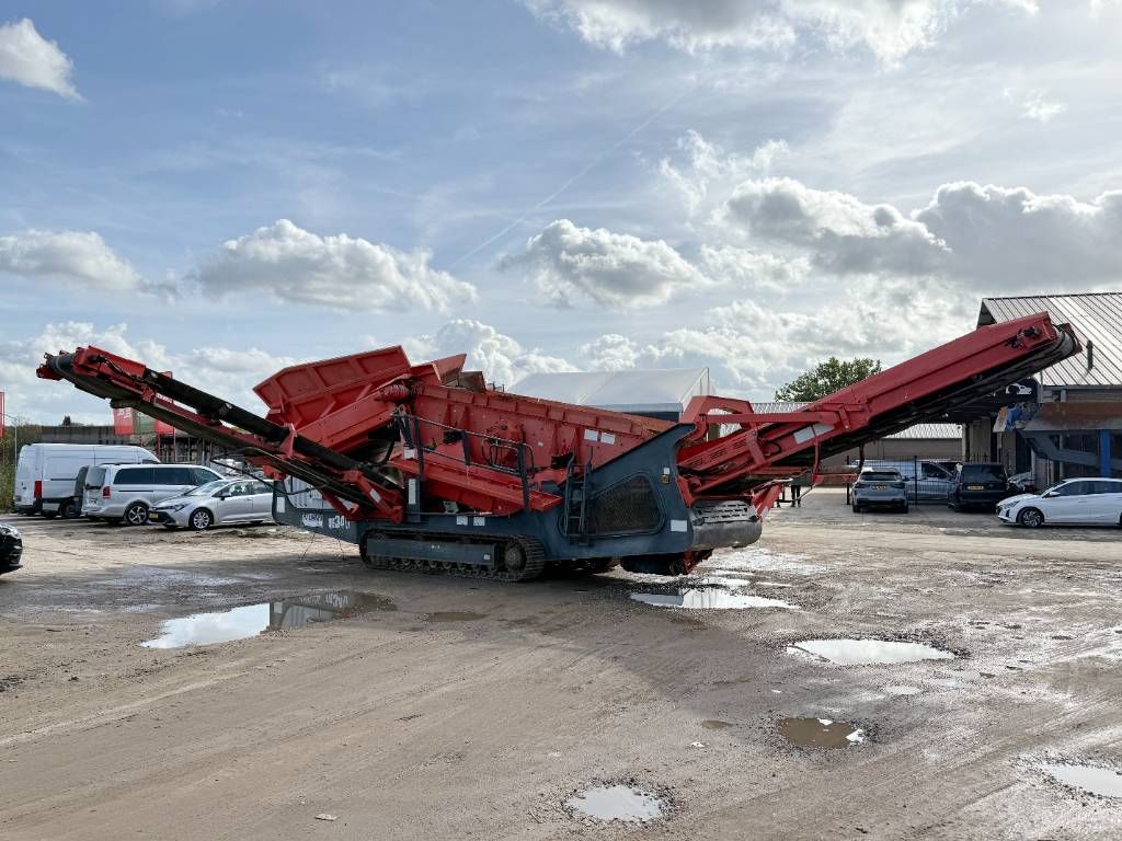 Sankvik QE340 - Caterpillar Engine / 2 Side Convey