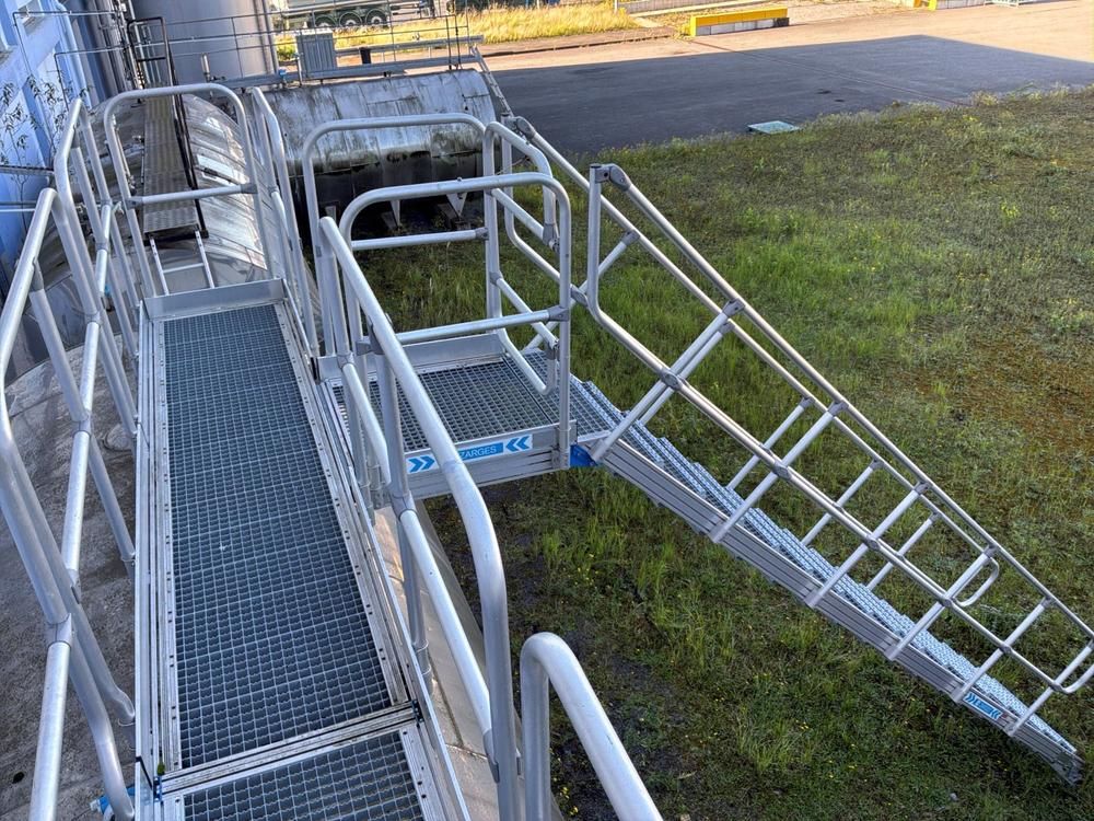 Isolated storage tank