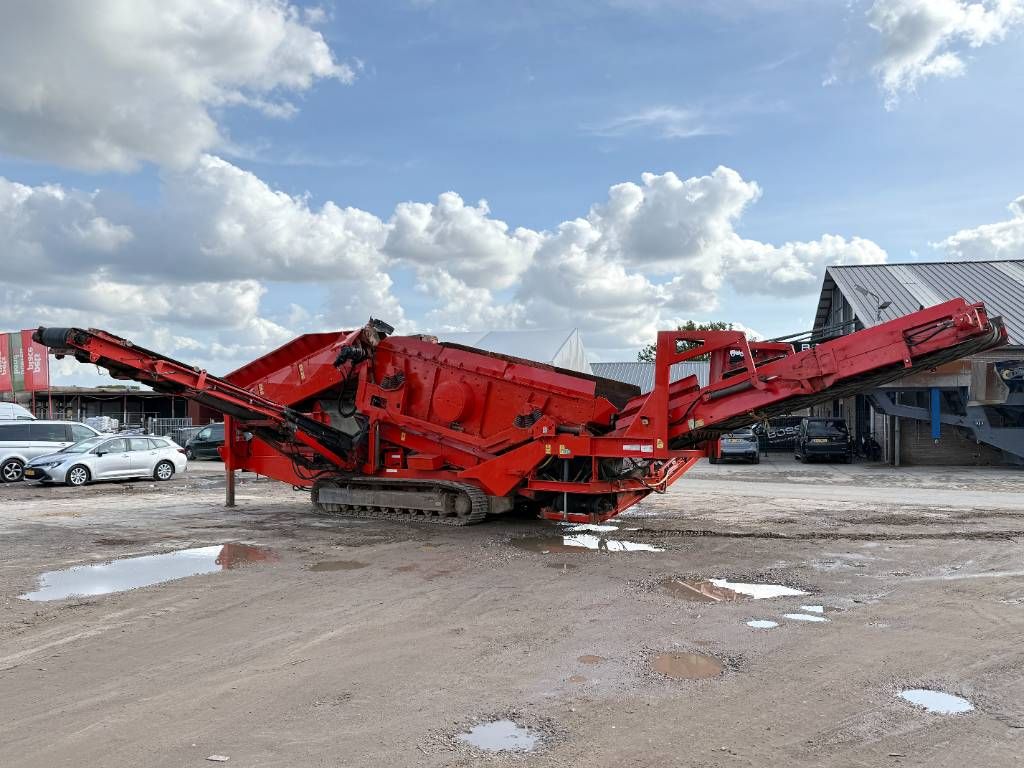 Terex Finlay 883T - 2 Side Conveyor / Auto Greasing