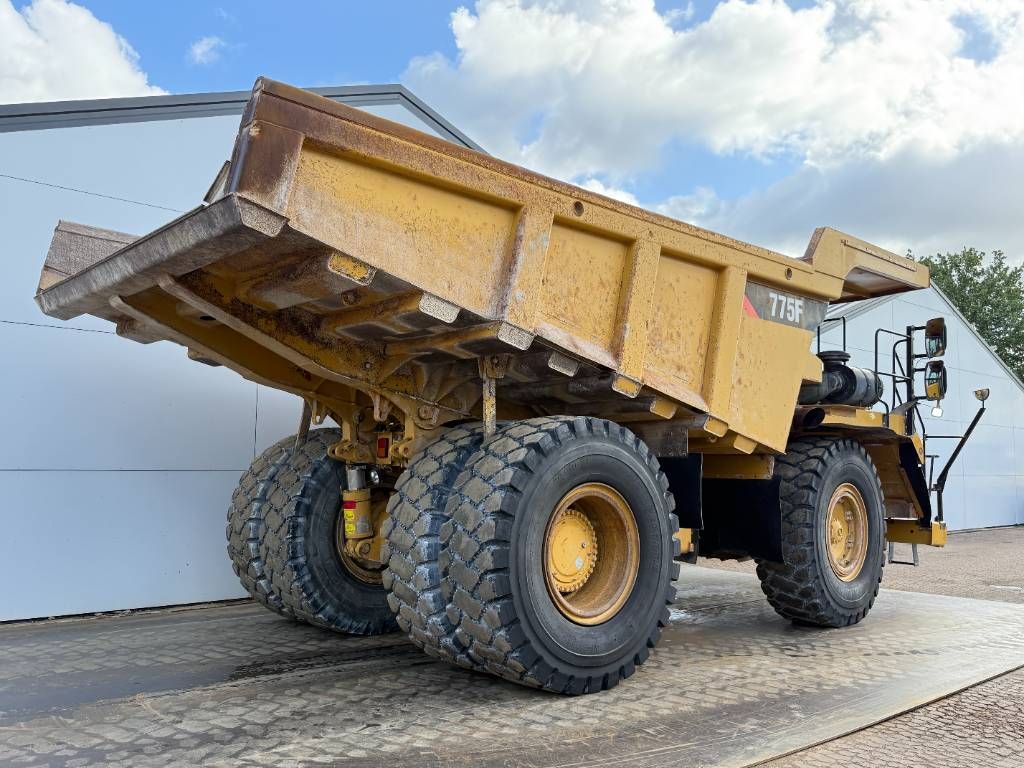 CAT 775F - German Machine / Auto Greasing