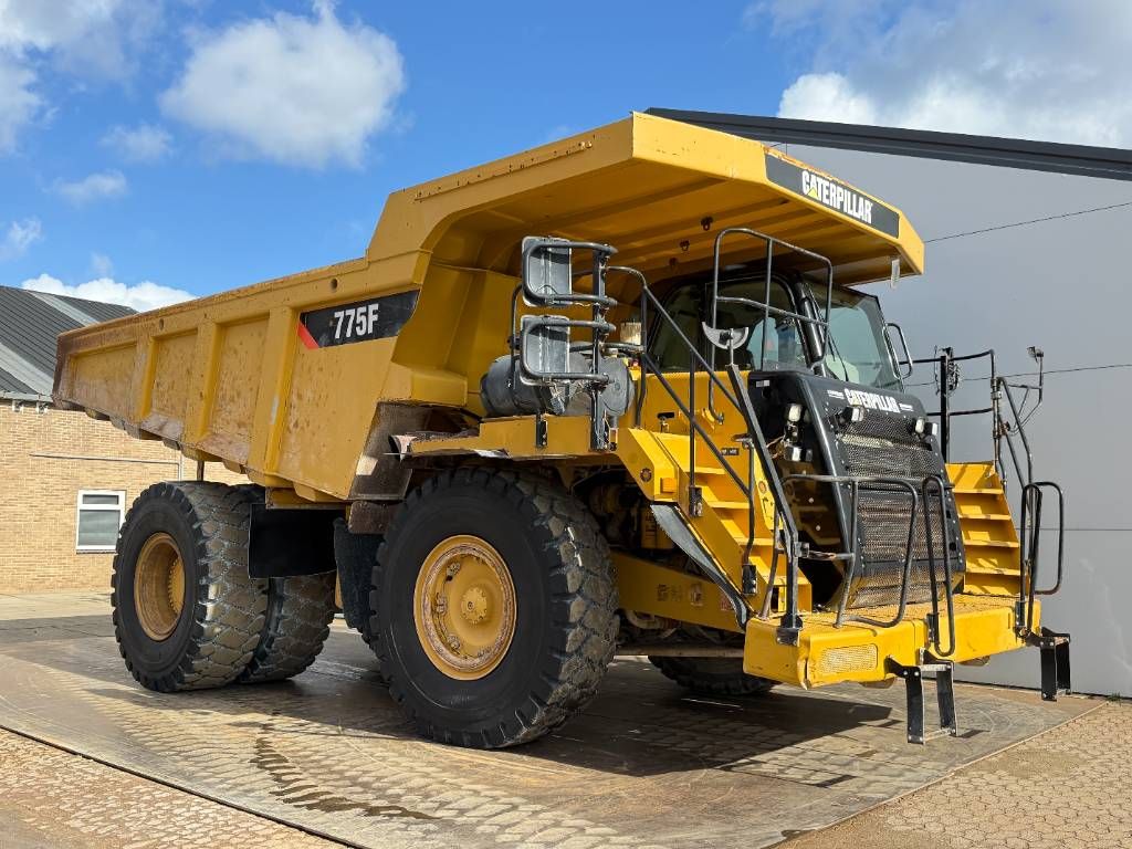 CAT 775F - German Machine / Auto Greasing