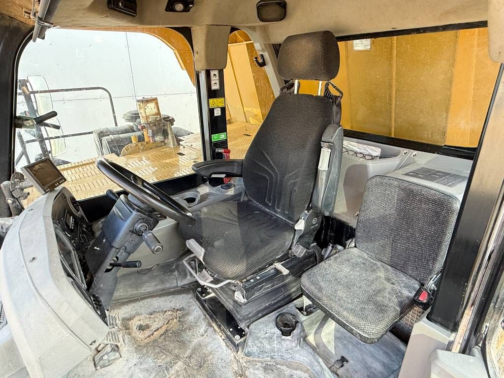 CAT 775F - German Machine / Auto Greasing