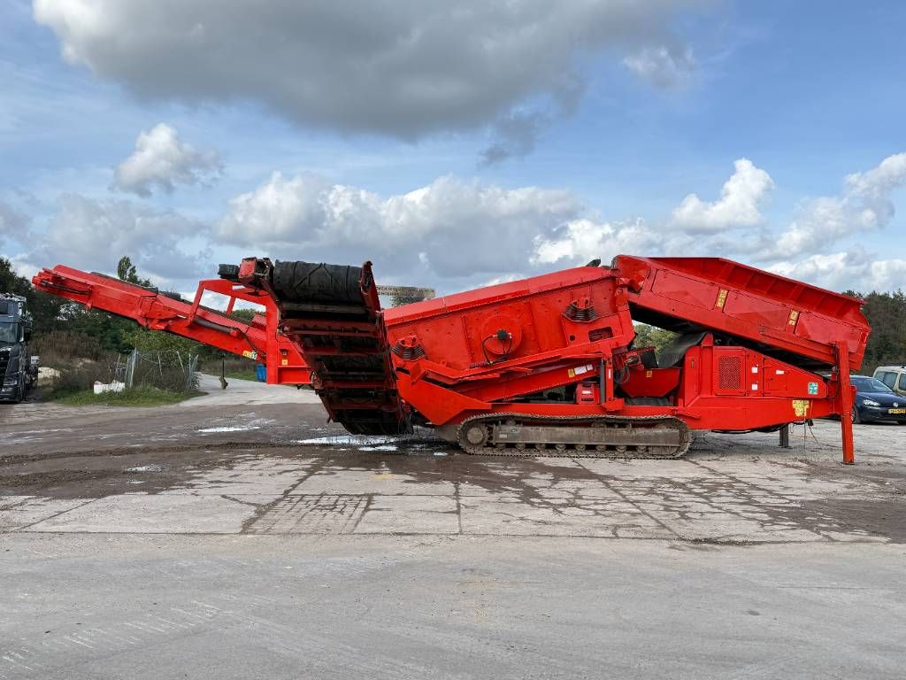 Terex Finlay 883T - 2 Side Conveyor / Auto Greasing