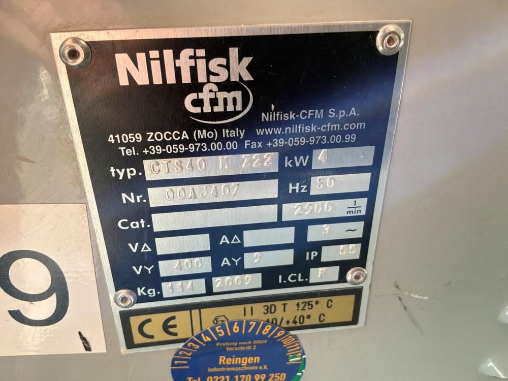 2009 NILFISK CTS 40 industrial vacuum cleaner