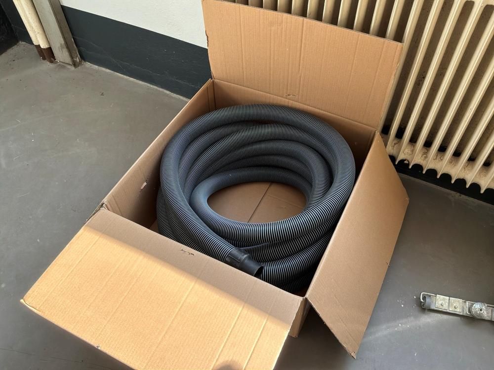 2009 NILFISK CTS 40 industrial vacuum cleaner
