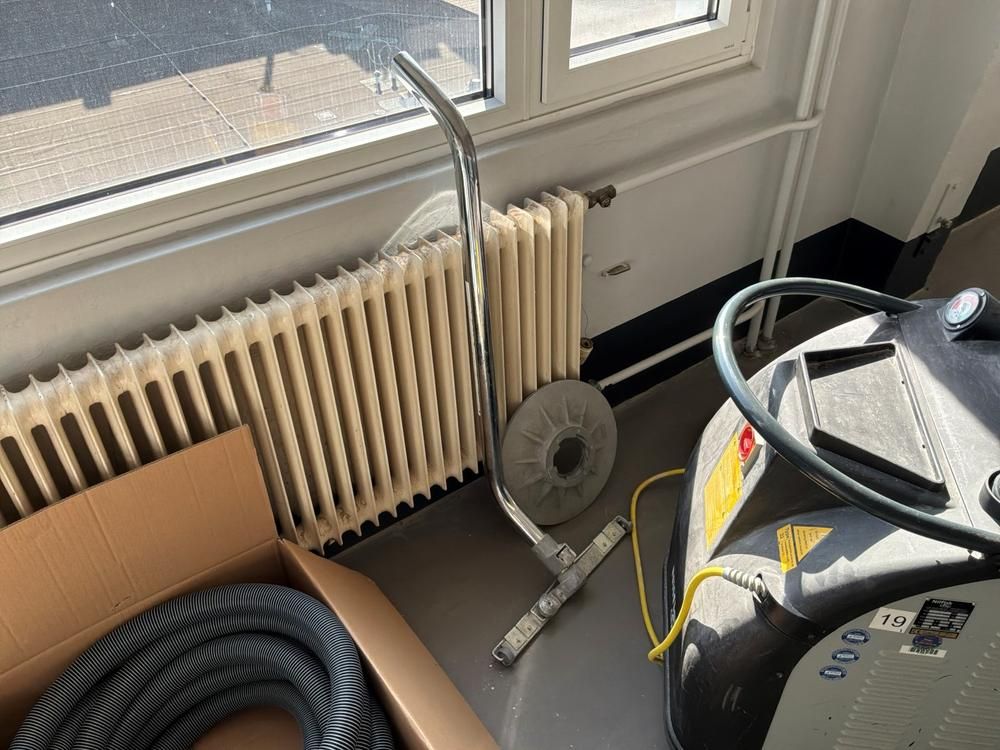 2009 NILFISK CTS 40 industrial vacuum cleaner