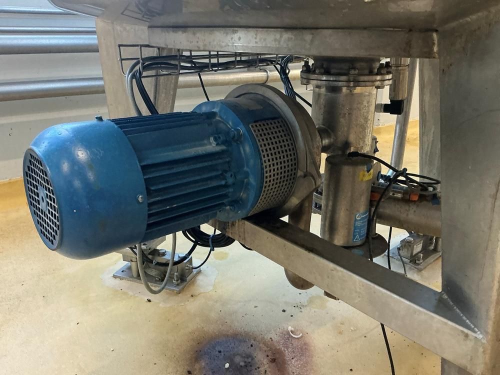 MT/CH S/S Vertical storage tank 1.500L
