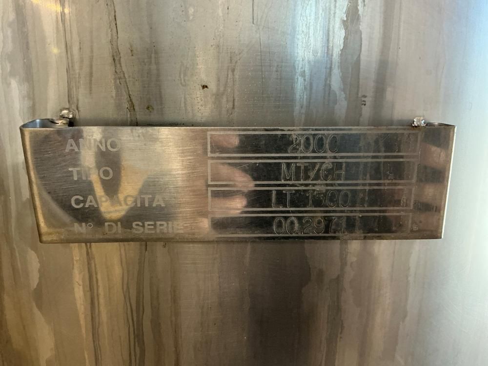 MT/CH S/S Vertical storage tank 1.500L