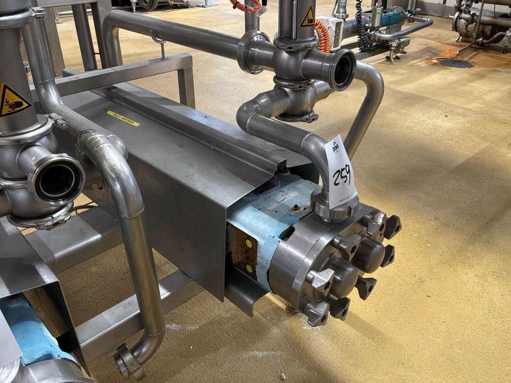 Waukesha Cherry-Burrell 030 Pump