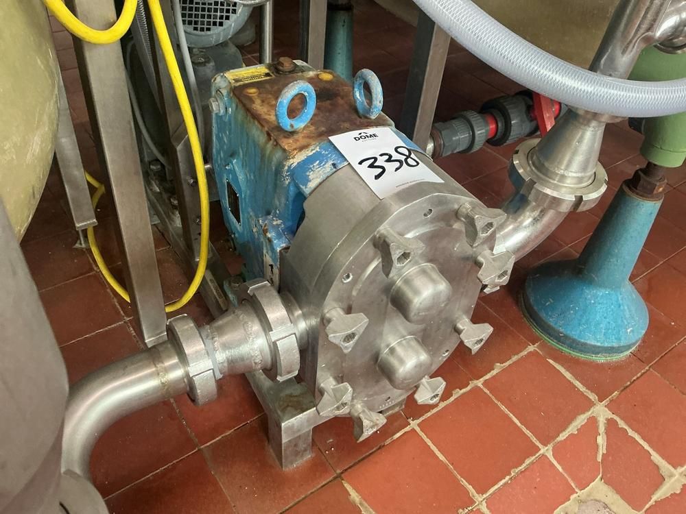 2000 Waukesha Cherry-Burrell 060 Positive displacement pump