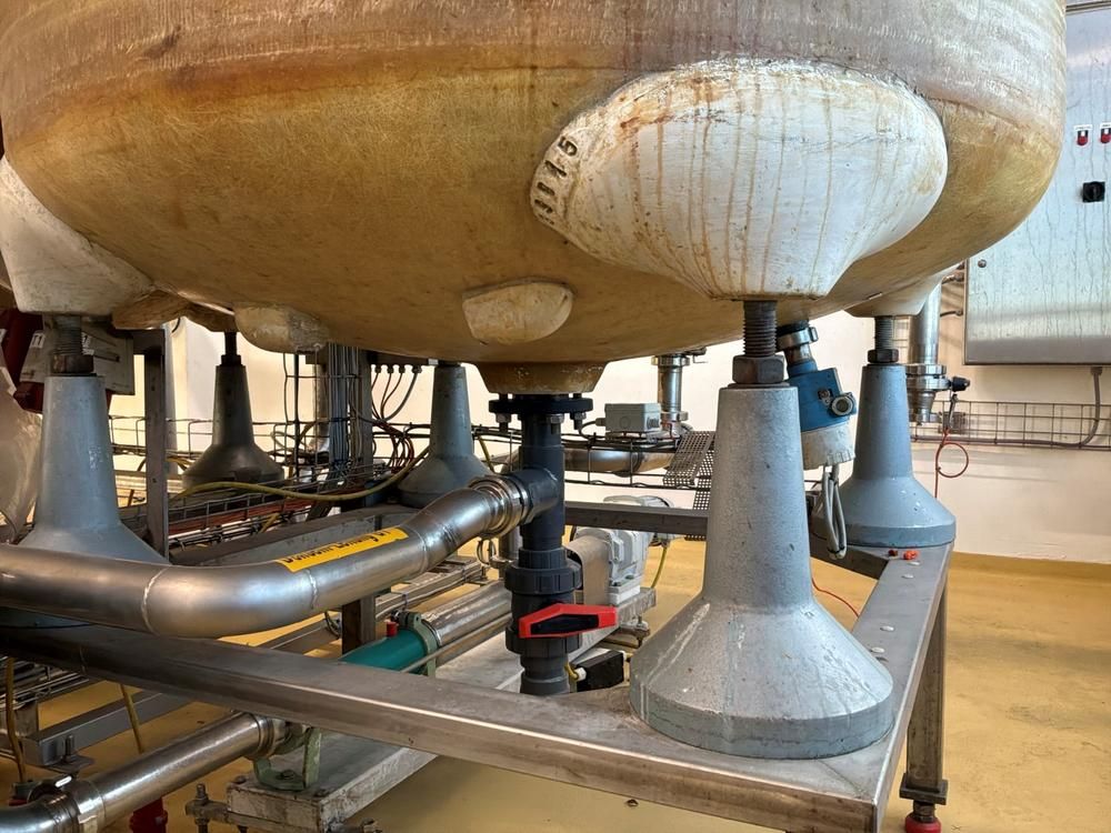 Storage tank