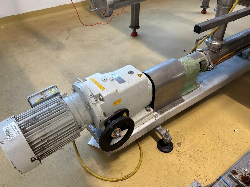 Progressive cavity pump (3x)