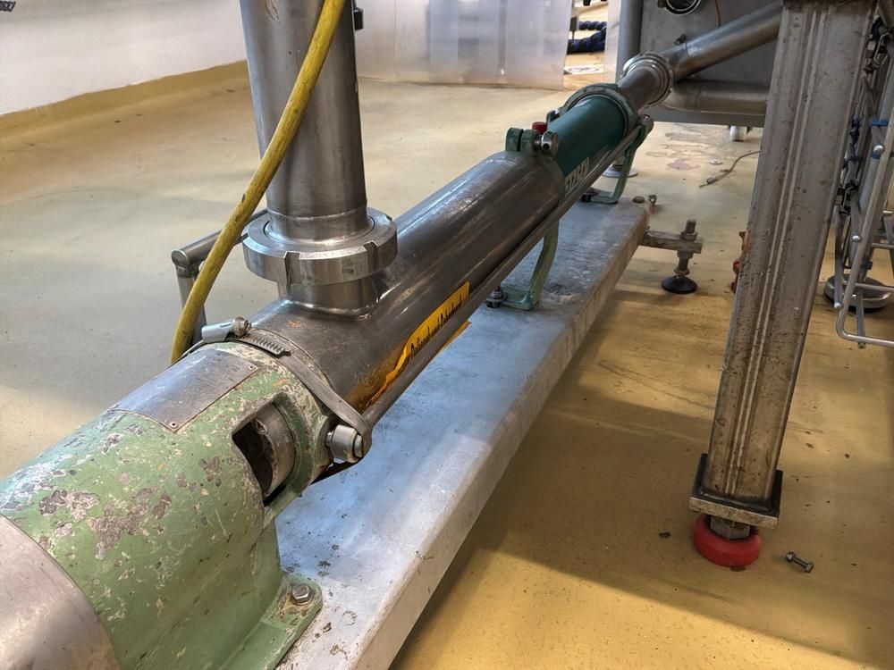 Progressive cavity pump (3x)
