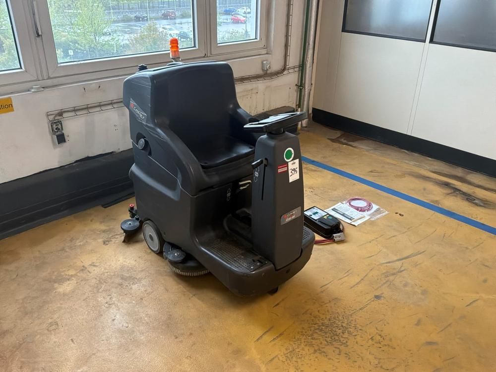 Comet CRS 66 floor cleaner