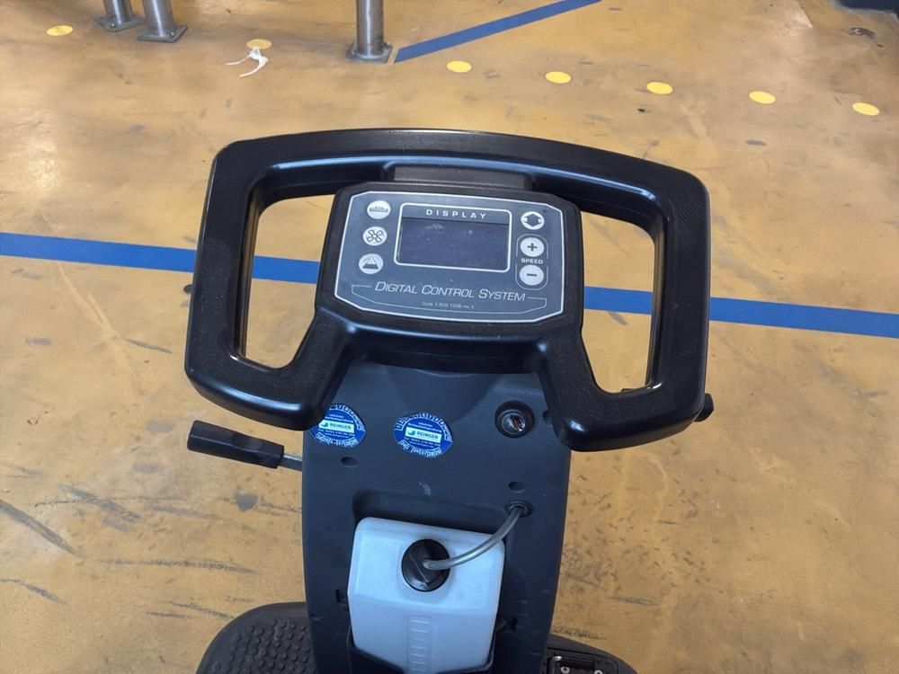 Comet CRS 66 floor cleaner