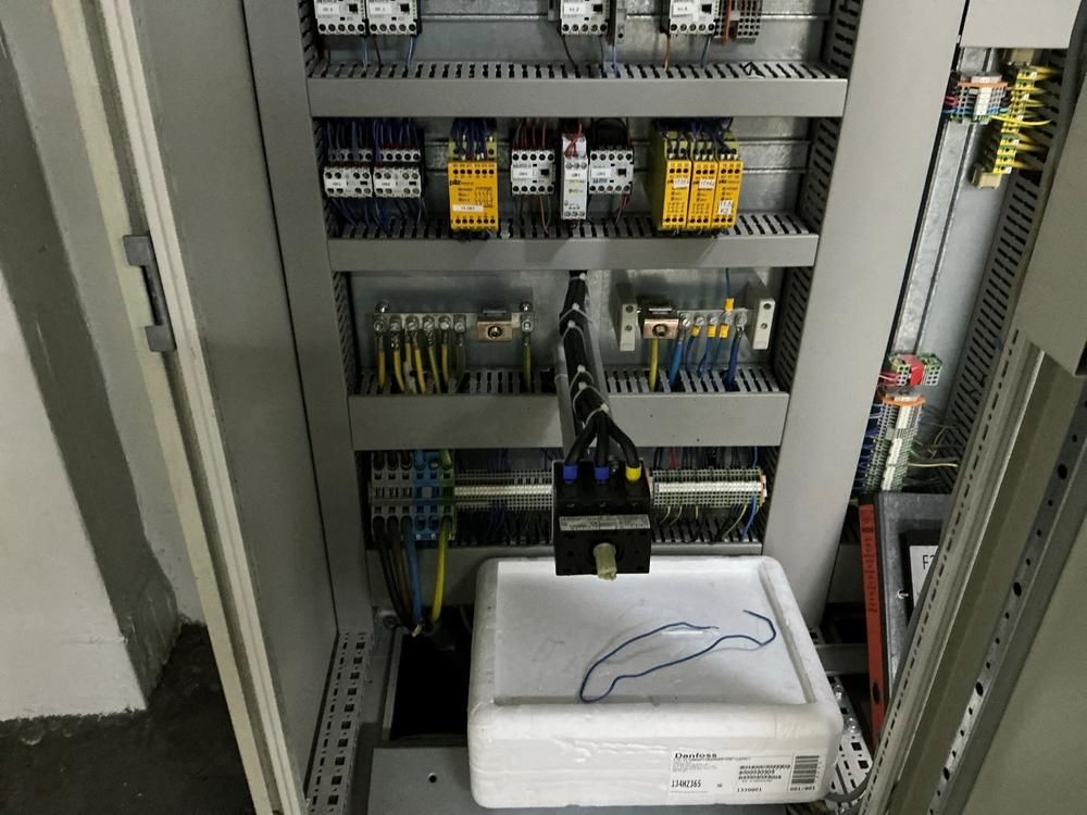 Electrical control cabinet