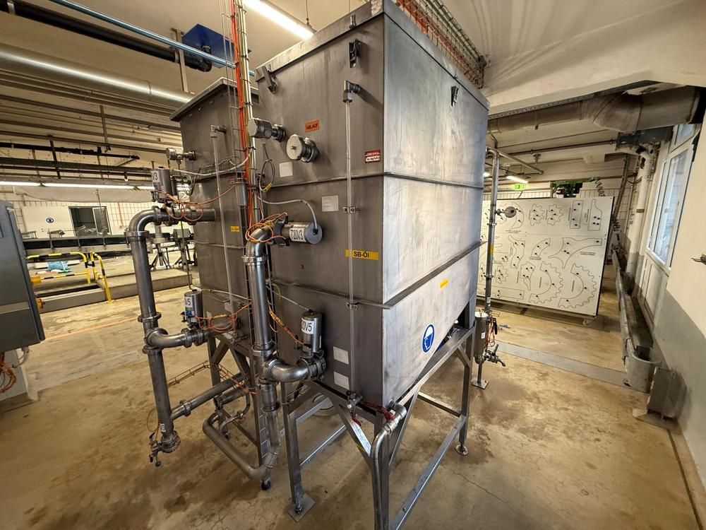 S/S vertical storage tank