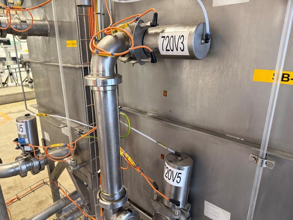 S/S vertical storage tank