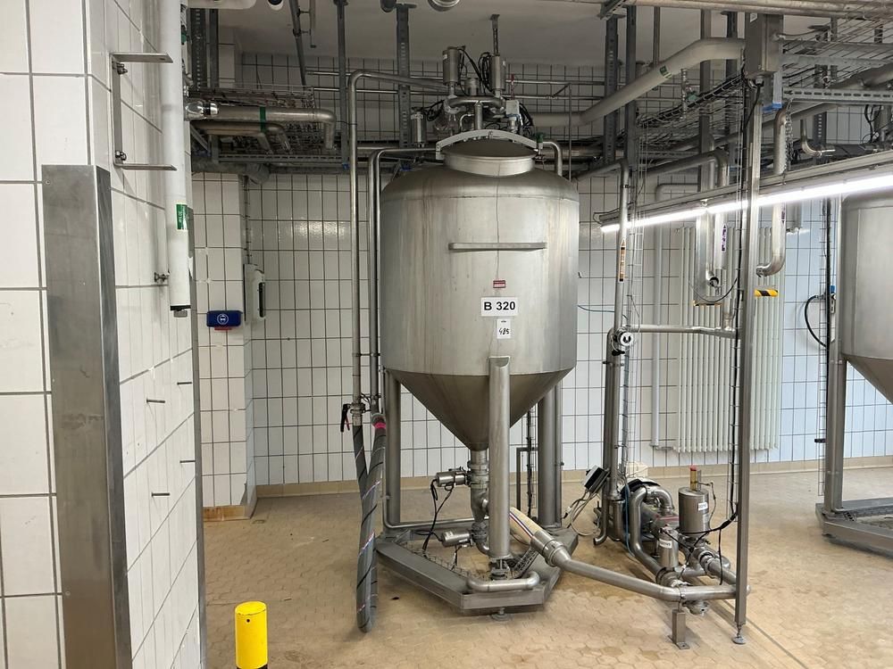 S/S vertical storage tank