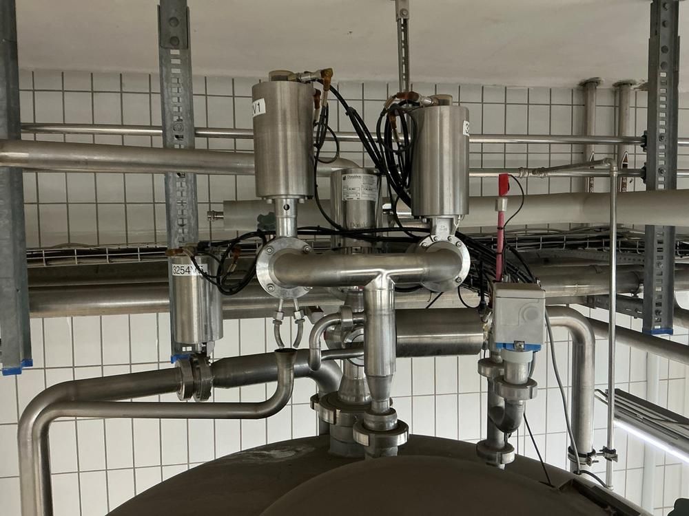 S/S vertical storage tank