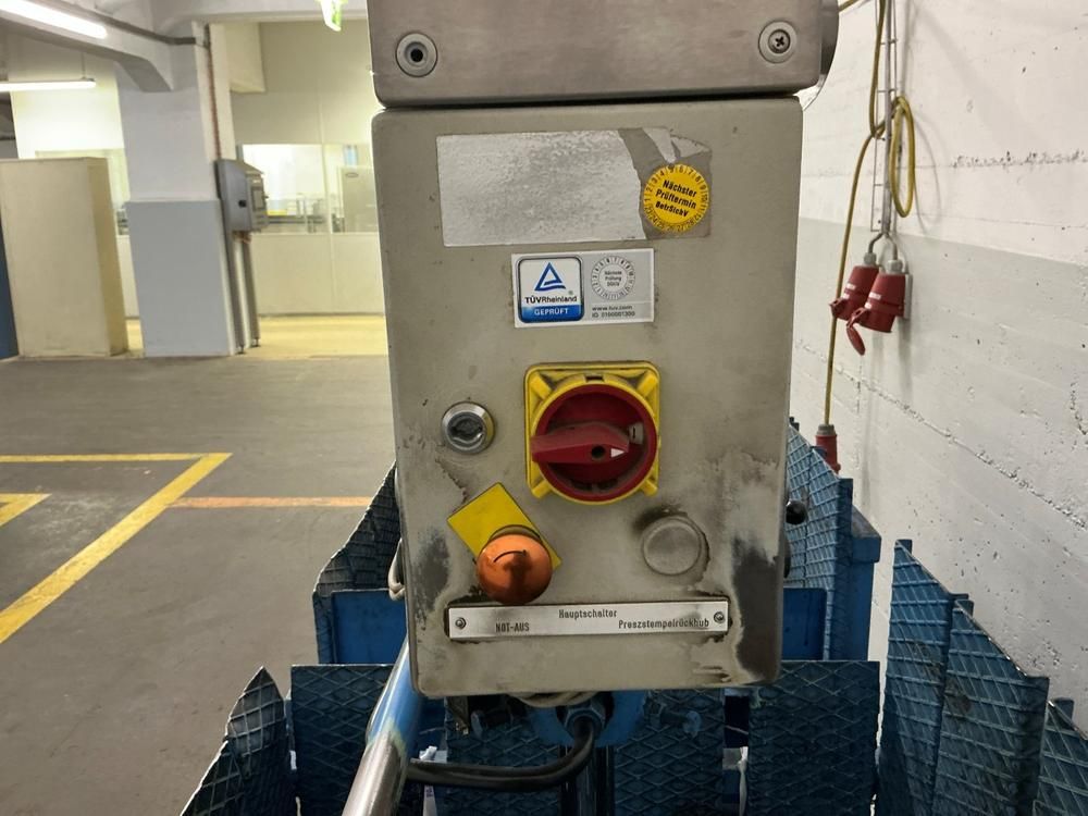 Hema DS/DK press container