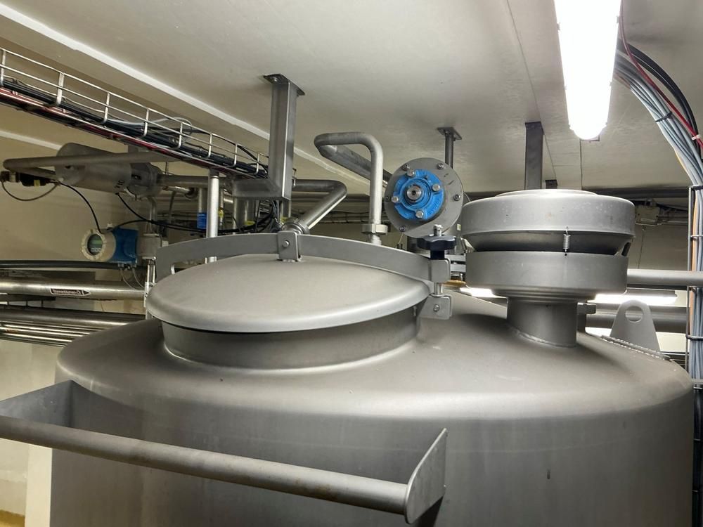 TNE S/S storage tank 2.000L
