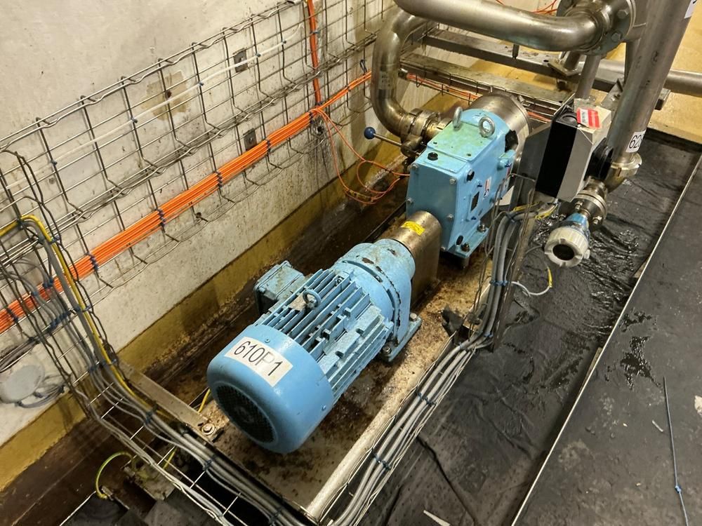 Waukesha 130 Pump station