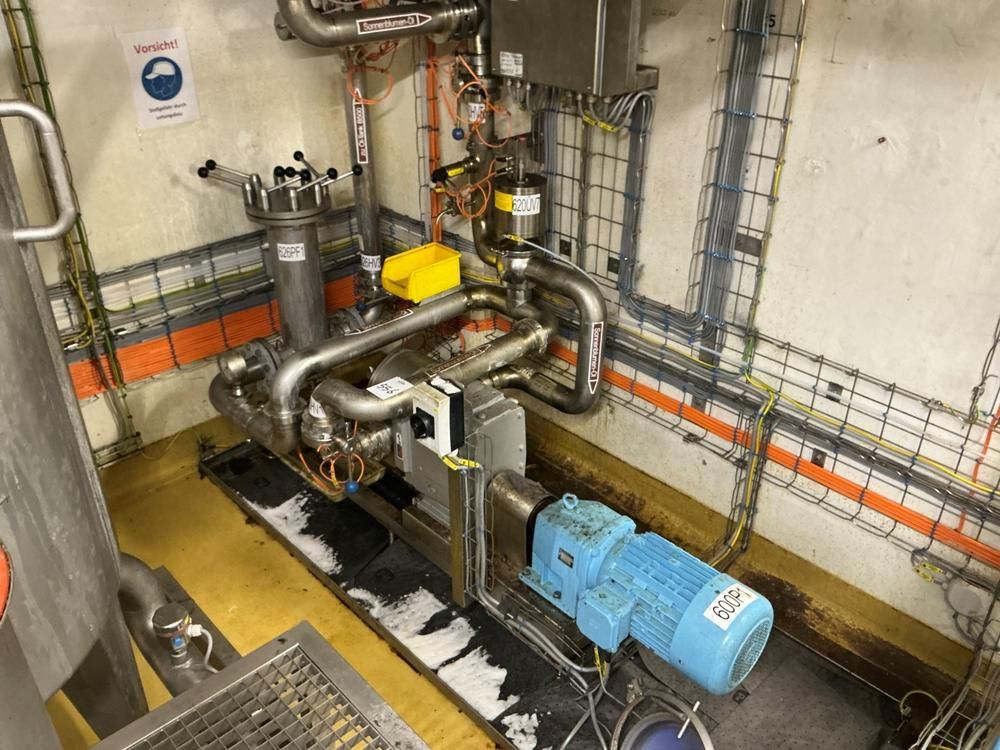 Waukesha 220 Pump station