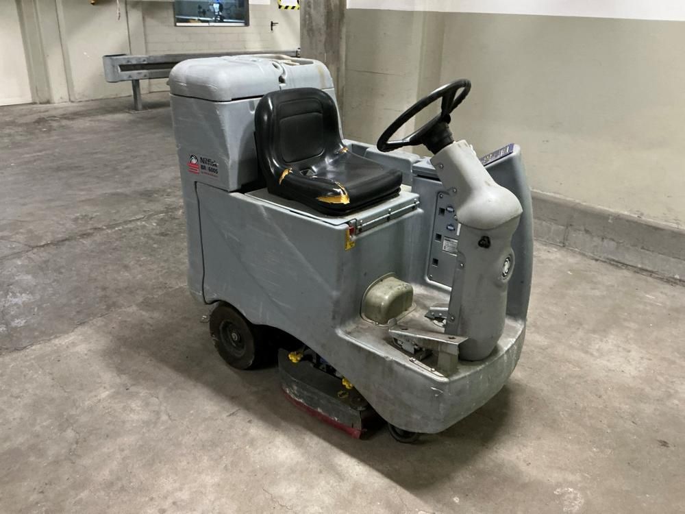 Nilfisk BR 600 S floor cleaner