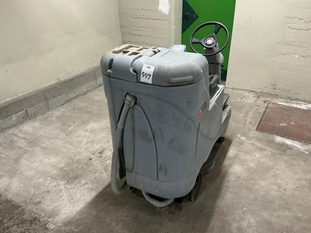 Nilfisk BR 600 S floor cleaner