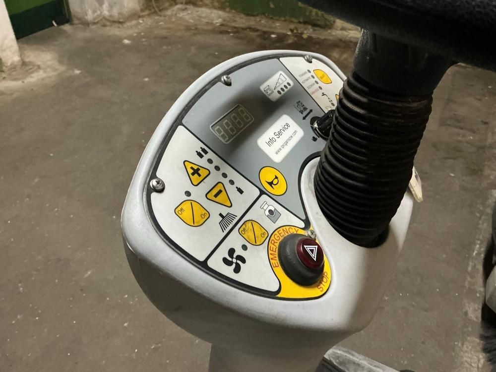 IPC Gansow CT110 floor cleaner