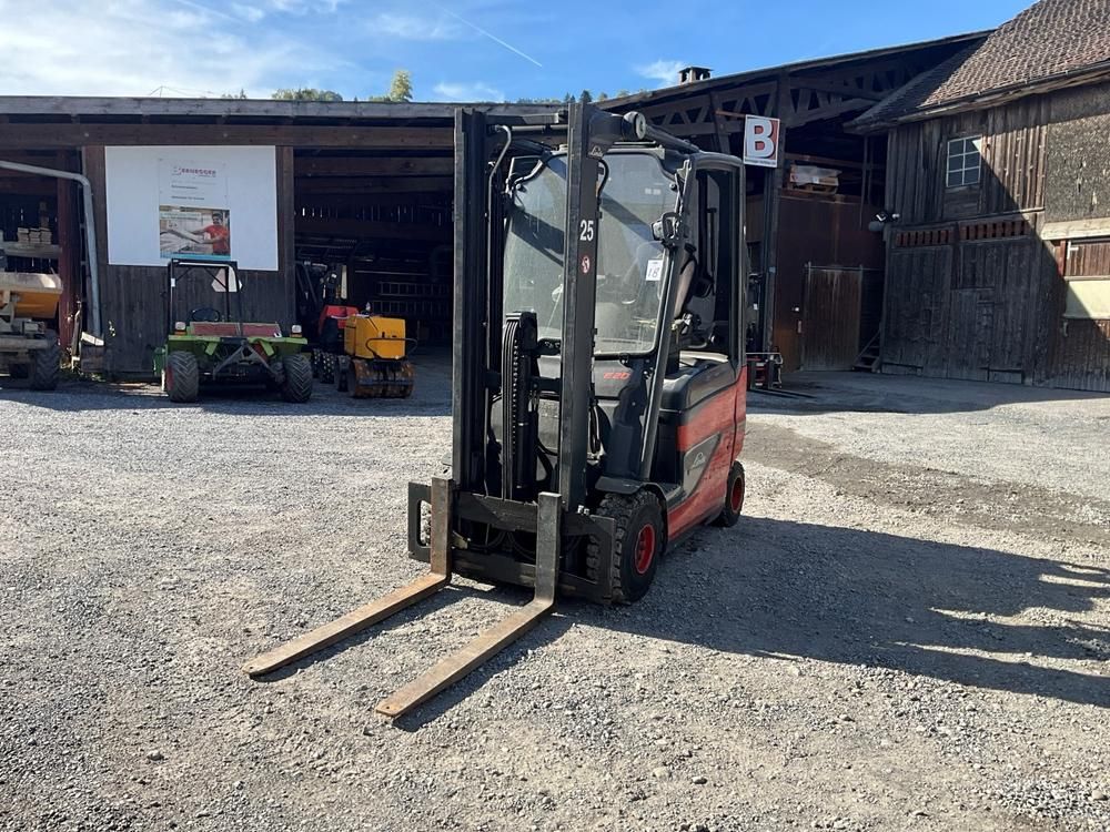 2015 Linde E20H-01/600 electric forklift