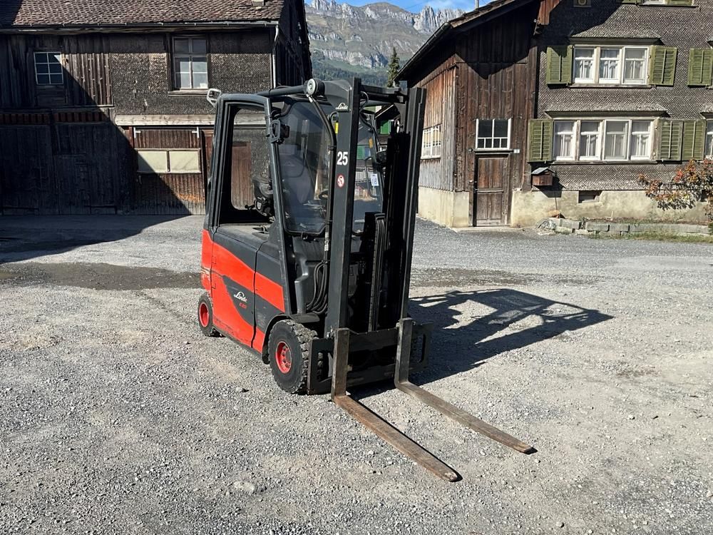2015 Linde E20H-01/600 electric forklift
