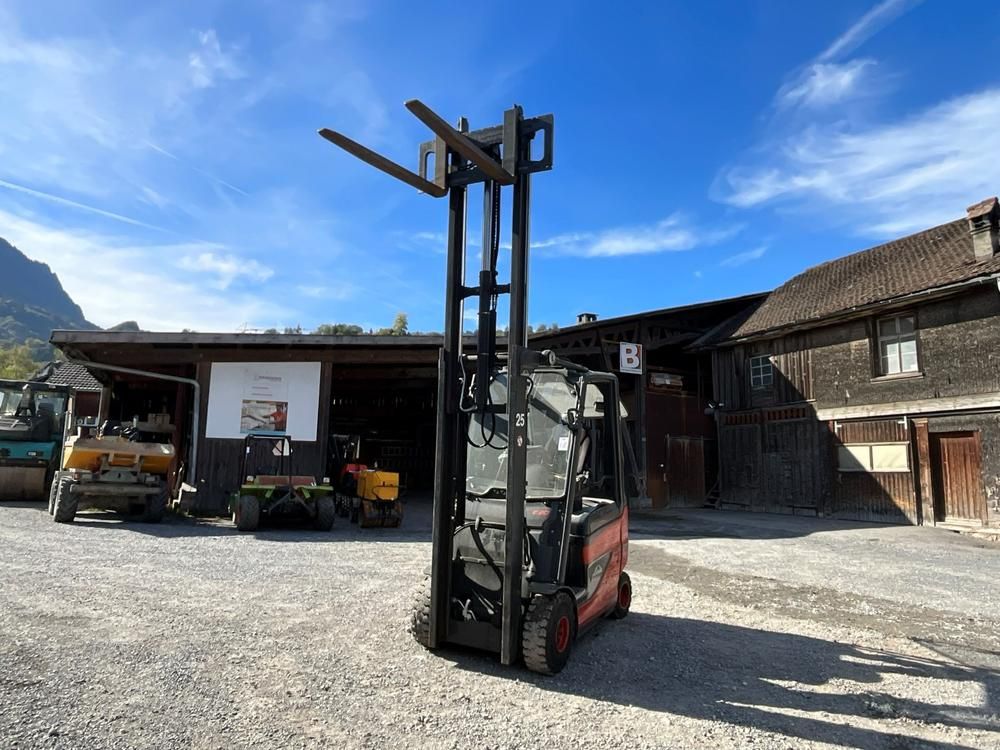 2015 Linde E20H-01/600 electric forklift