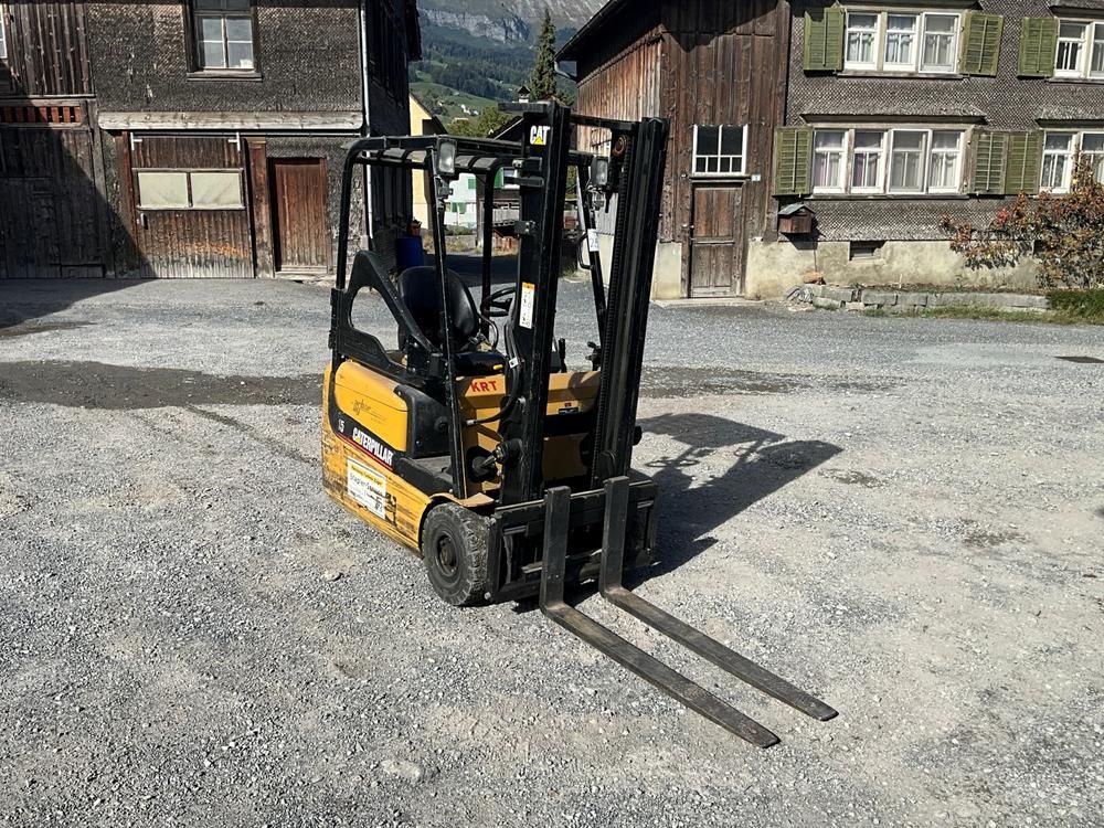 2007 Caterpillar EP15KRT electric forklift