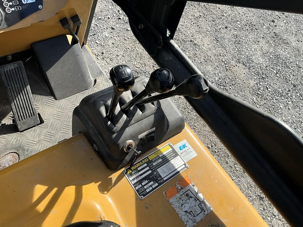 2007 Caterpillar EP15KRT electric forklift